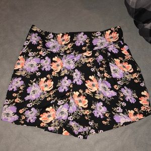 Women’s Kimchi Blue Shorts size large